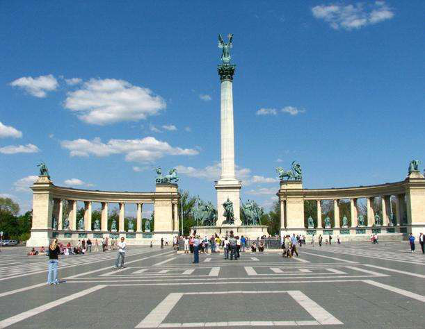 千年紀念碑(匈牙利布達佩斯城市公園英雄廣場千年紀念碑)
