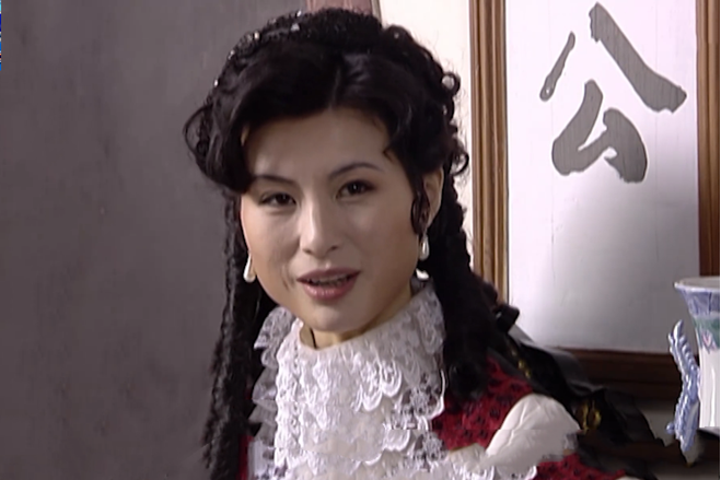 朱麗婭(《間諜風一號》中由董凡飾演的角色) 朱麗婭(《間諜風一號》中由董凡飾演的角色)
