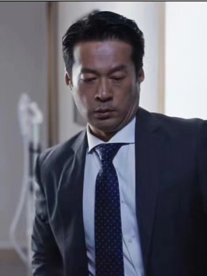 崔偉(青春喜劇片《陽光姐妹淘》中的角色) 崔偉(青春喜劇片《陽光姐妹淘》中的角色)