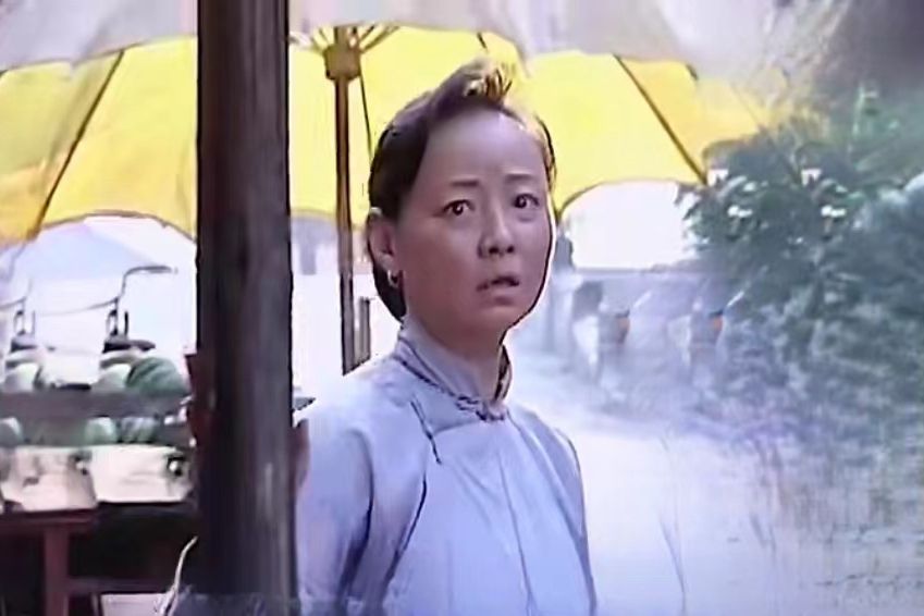 李菊花(驚悚懸疑劇《食人魚事件》中的角色) 李菊花(驚悚懸疑劇《食人魚事件》中的角色)