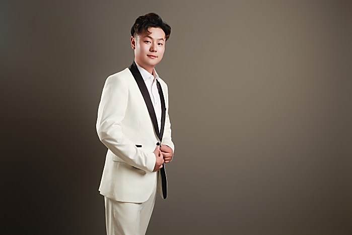 星辰(歌手、音樂製作人) 星辰(歌手、音樂製作人)