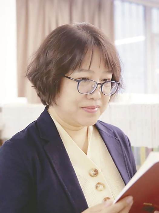 馮巍(中共二十大代表,中國文聯出版社有限公司高級編輯) 馮巍(中共二十大代表,中國文聯出版社有限公司高級編輯)