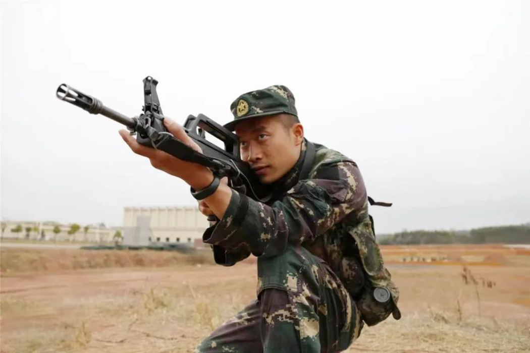 黃鑫(南部戰區陸軍某旅幹部) 黃鑫(南部戰區陸軍某旅幹部)