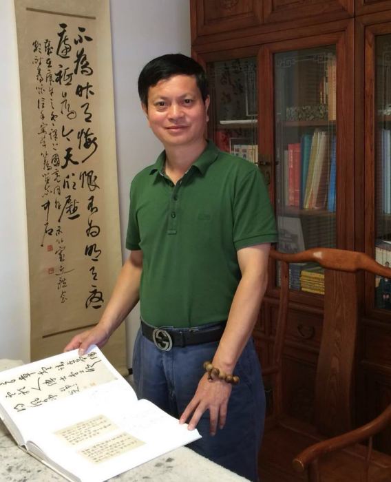 李國亮(江西省南昌市青雲譜書畫院副院長) 李國亮(江西省南昌市青雲譜書畫院副院長)
