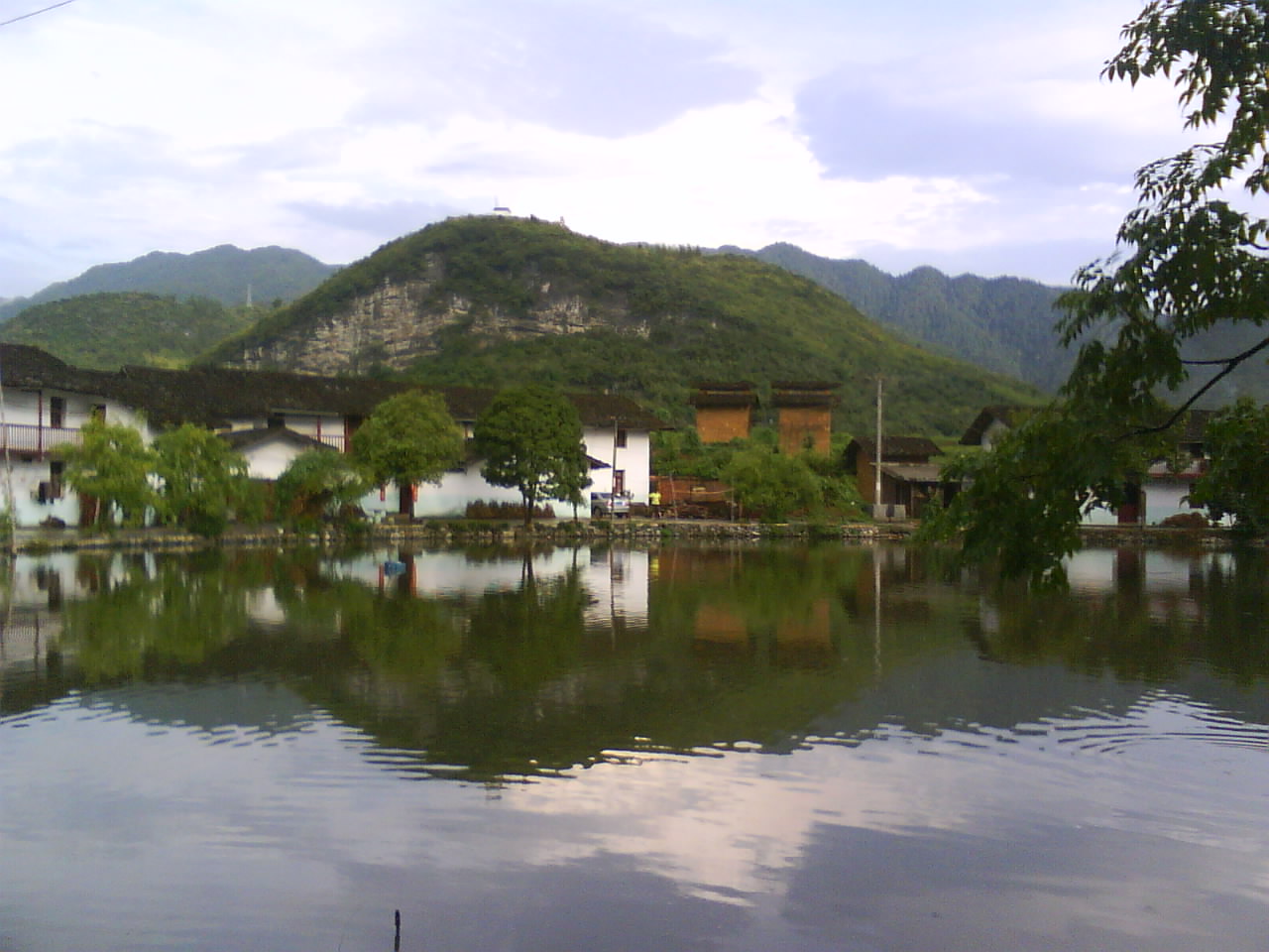湖村村