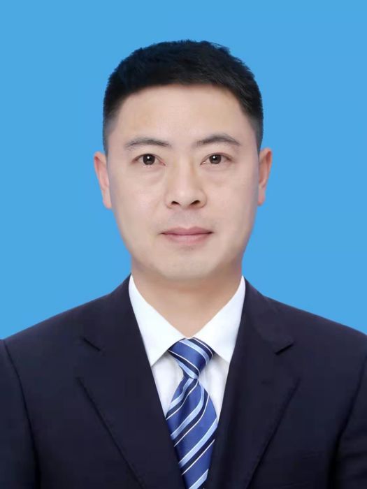 吳華(貴州省六盤水市六枝特區人民政府辦公室黨組成員、副主任)