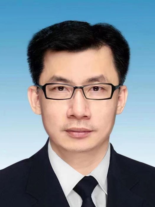戴曉清(漳州市政府副秘書長,市行政服務中心黨組書記、管委會主任) 戴曉清(漳州市政府副秘書長,市行政服務中心黨組書記、管委會主任)