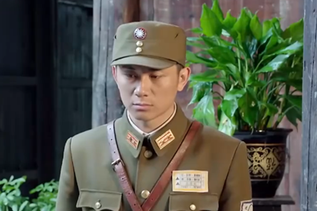 孫德軍(抗戰劇《左輪手槍》中的角色) 孫德軍(抗戰劇《左輪手槍》中的角色)
