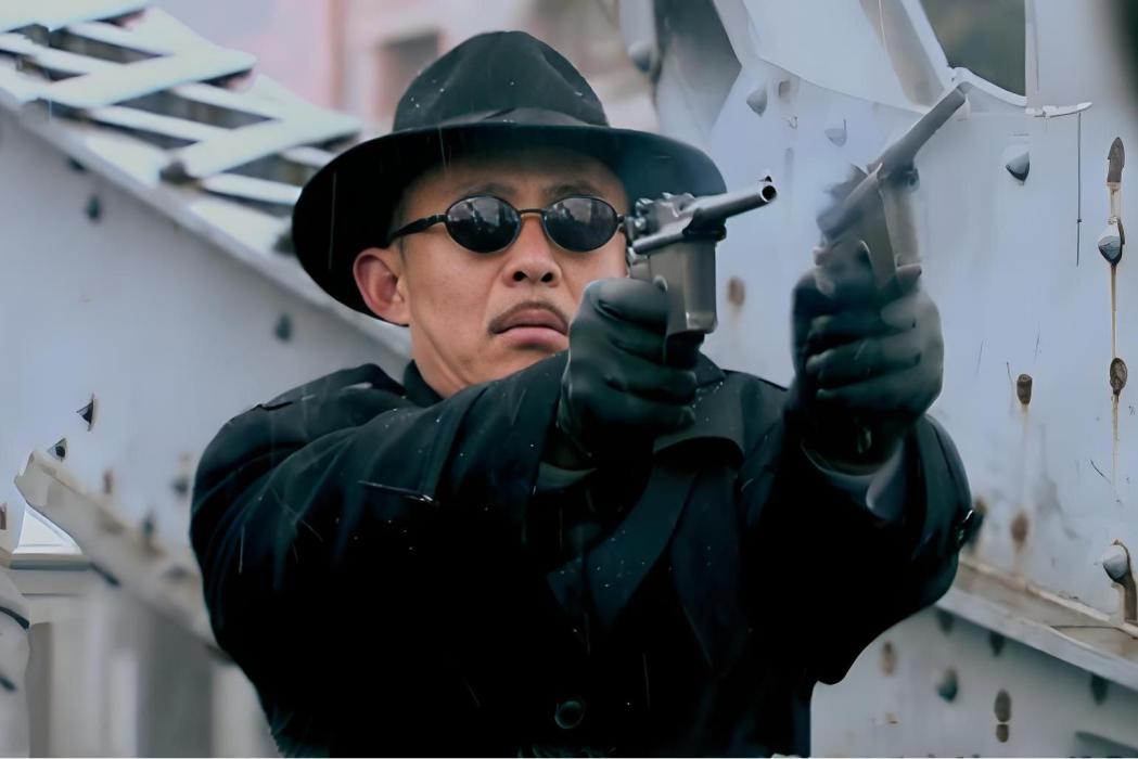 王九洲(抗戰劇《旗袍旗袍》中的角色,由侯勇飾演) 王九洲(抗戰劇《旗袍旗袍》中的角色,由侯勇飾演)