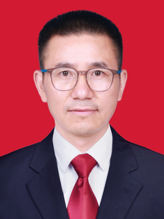 董利兵 董利兵