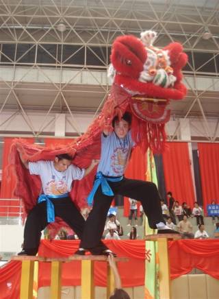董春輝(中國內地男演員) 董春輝(中國內地男演員)