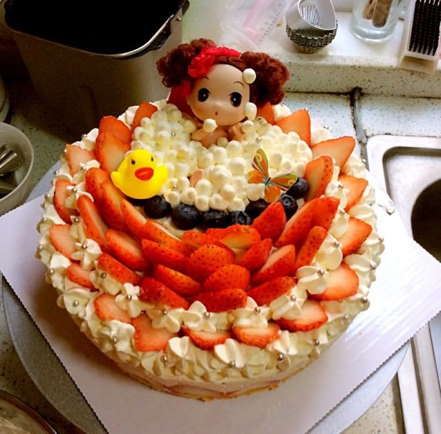 娃娃草莓慕斯蛋糕