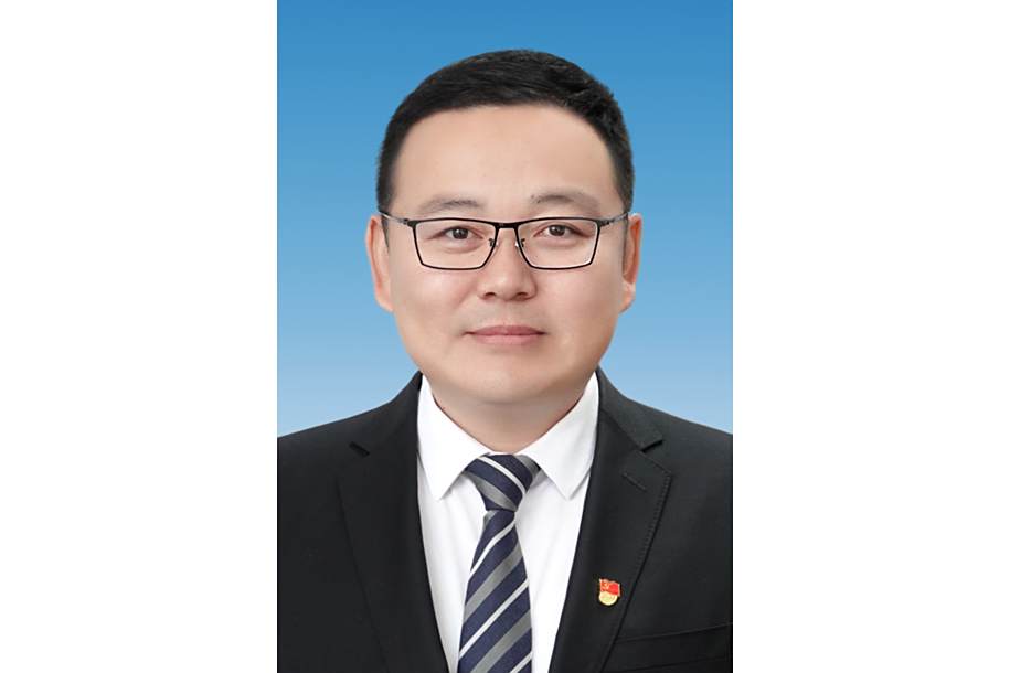 武旭東(內蒙古自治區鄂爾多斯市準格爾旗委常委,旗人民政府黨組成員、副旗長) 武旭東(內蒙古自治區鄂爾多斯市準格爾旗委常委,旗人民政府黨組成員、副旗長)