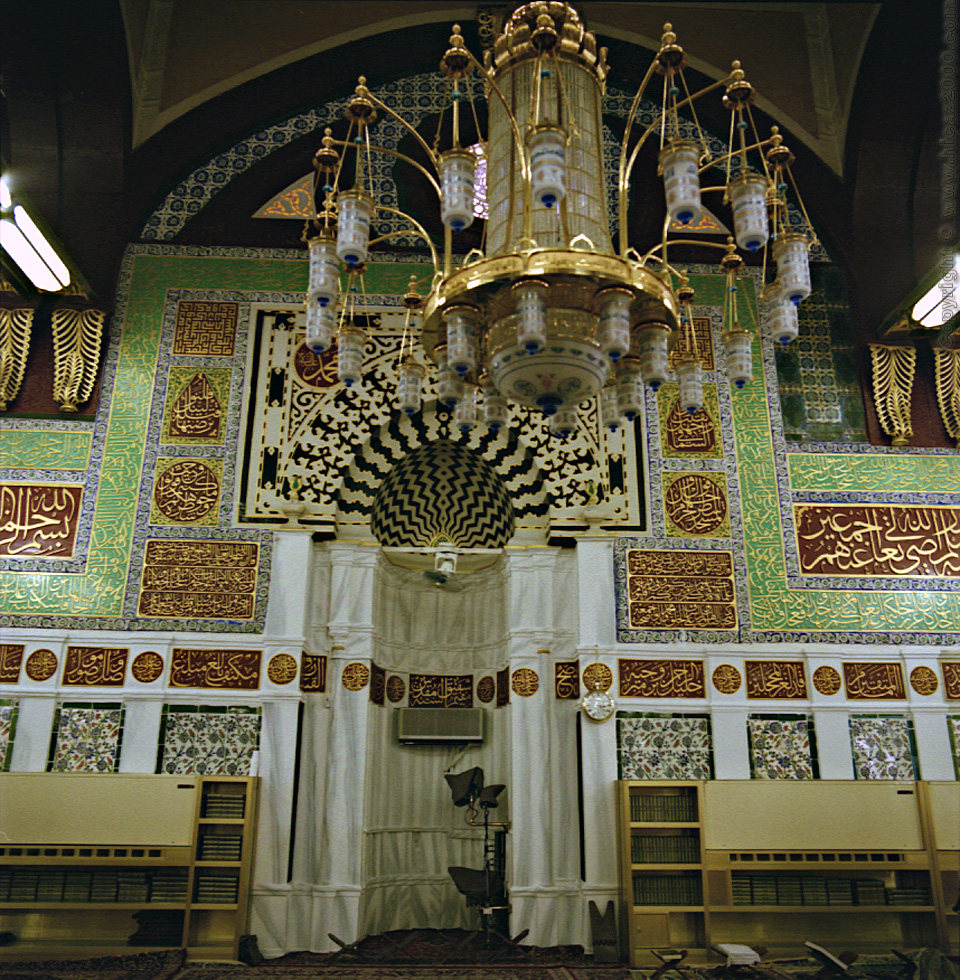 先知寺禮拜大殿內的米哈拉布