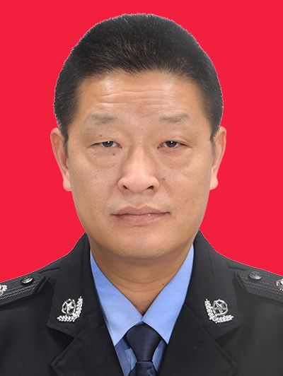 曾慶平(上饒市鉛山縣公安局四級高警長) 曾慶平(上饒市鉛山縣公安局四級高警長)
