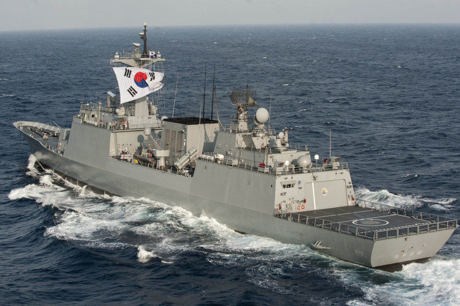 李舜臣(韓國海軍對KDX-2驅逐艦的別稱)