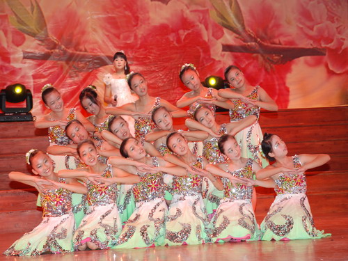 閻良區西飛第二中學學校舞蹈表演