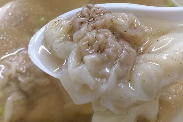 豬腳餛飩 豬腳餛飩