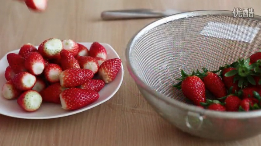 草莓酥皮蛋糕
