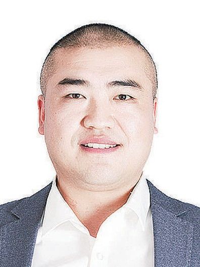 王迪(安徽省蕭縣退役軍人創業協會黨支部書記、會長) 王迪(安徽省蕭縣退役軍人創業協會黨支部書記、會長)