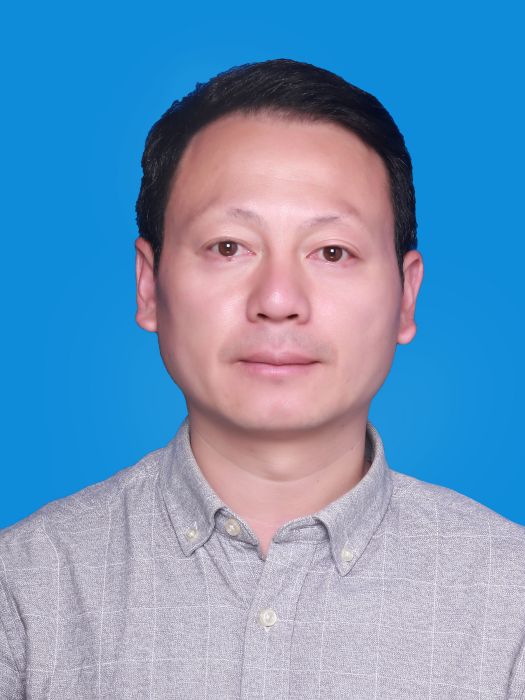 石峰(青海省玉樹州囊謙縣委常委、副縣長(援青掛職)) 石峰(青海省玉樹州囊謙縣委常委、副縣長(援青掛職))