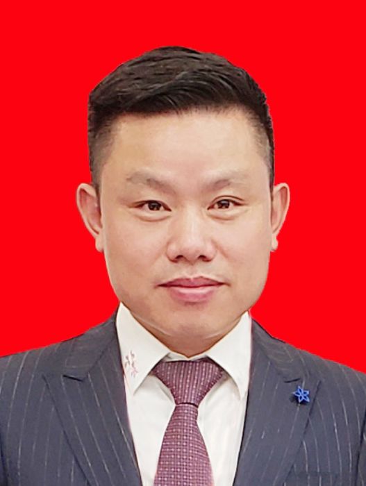 何育平 何育平