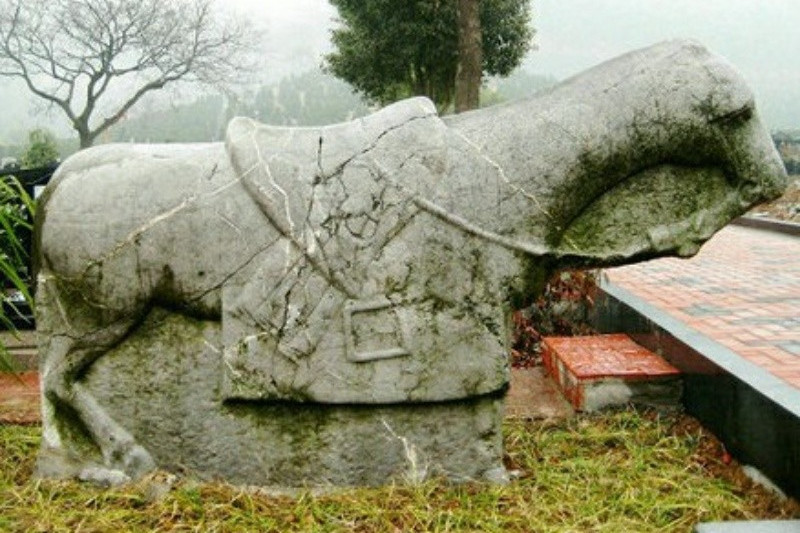 尤袤墓石馬