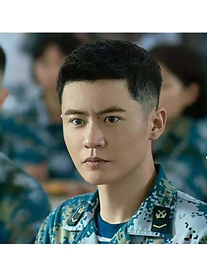 李旭(電視劇《愛上海軍藍》中的角色) 李旭(電視劇《愛上海軍藍》中的角色)