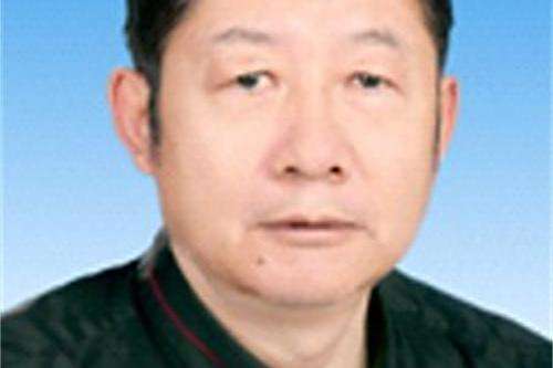 牛新春(石河子市政協黨組成員、秘書長) 牛新春(石河子市政協黨組成員、秘書長)