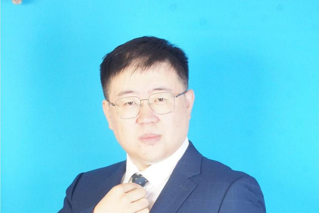 何軍(自媒體創作者、特約評論員) 何軍(自媒體創作者、特約評論員)