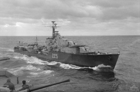 1951年8月-1952年2月，蘇人號在朝鮮水域