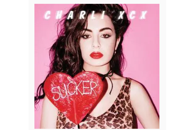 famous(Charli XCX演唱的歌曲) famous(Charli XCX演唱的歌曲)