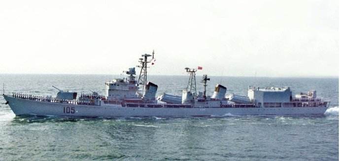 051型首艦105濟南艦
