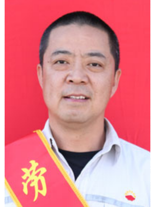 馬曉偉(克拉瑪依石化公司煉油第二聯合車間工人) 馬曉偉(克拉瑪依石化公司煉油第二聯合車間工人)