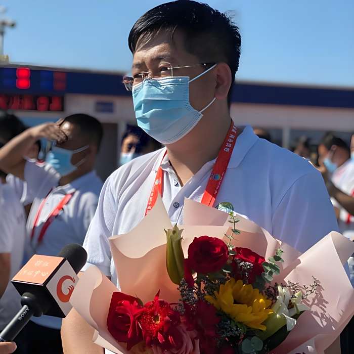 張海苗. 張海苗.