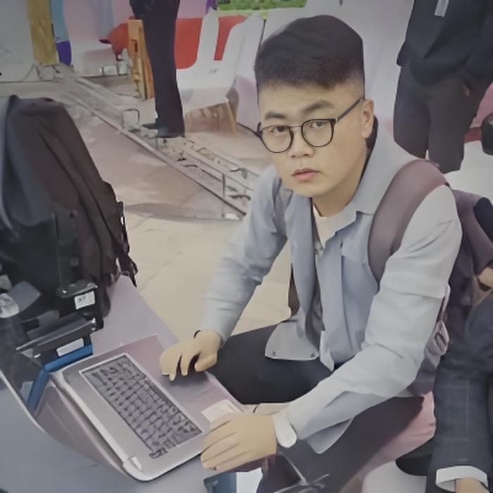 【王 五】 【王 五】