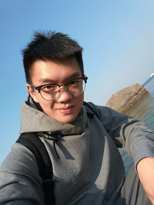 張思敏(上海大學上海電影學院 MFA 藝術碩士) 張思敏(上海大學上海電影學院 MFA 藝術碩士)