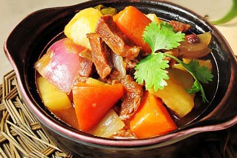 紅燜牛肉煲 紅燜牛肉煲