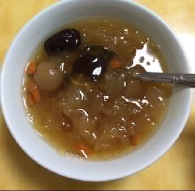 銀耳桂圓羹 銀耳桂圓羹