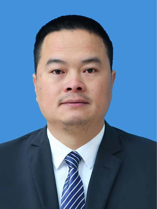何修偉