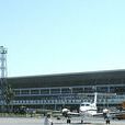 肯尼思·卡翁達國際機場