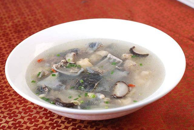 鹿角菜蛤蚧水魚湯