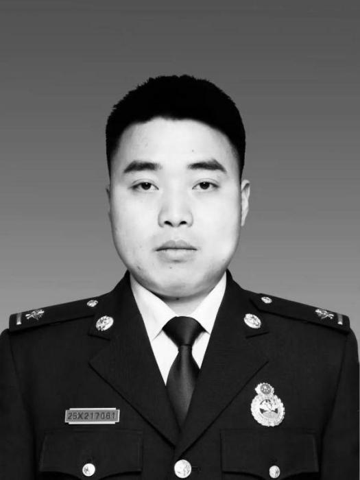 汪磊(雲南省文山州丘北縣文秀路消防救援站原裝備技師、班長) 汪磊(雲南省文山州丘北縣文秀路消防救援站原裝備技師、班長)