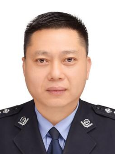 王欽(浙江省溫州市公安局龍灣區分局黨委委員、副局長、四級高級警長) 王欽(浙江省溫州市公安局龍灣區分局黨委委員、副局長、四級高級警長)