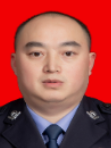 譚平(重慶市巫溪縣公安局黨委委員、刑偵大隊大隊長) 譚平(重慶市巫溪縣公安局黨委委員、刑偵大隊大隊長)
