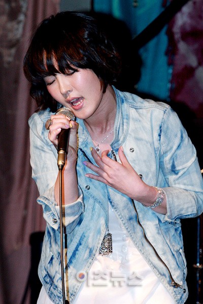 金東熙(韓國女歌手)