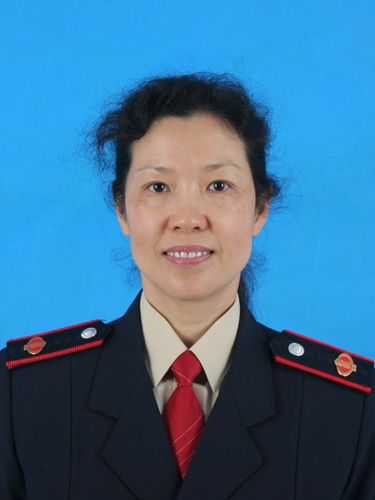 覃春燕(湘西州商務局調研員) 覃春燕(湘西州商務局調研員)