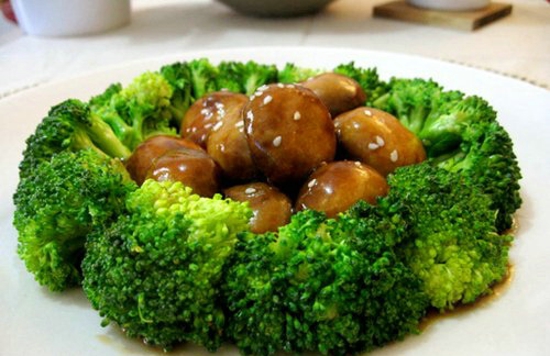 雙孢菇炒花椰菜