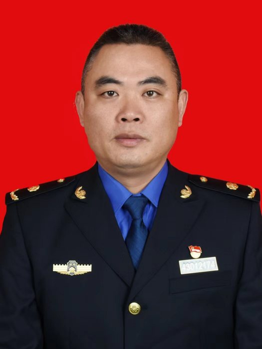 李燦(湖南省長沙市天心區城市管理綜合執法大隊副大隊長) 李燦(湖南省長沙市天心區城市管理綜合執法大隊副大隊長)