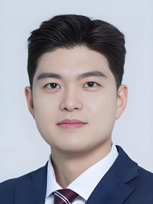 金龍泰(韓國國民力量黨原緊急對策委員會委員長) 金龍泰(韓國國民力量黨原緊急對策委員會委員長)